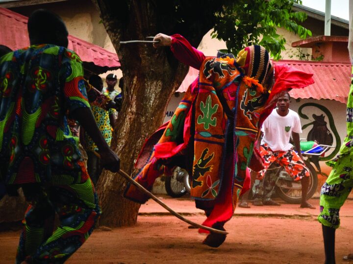 Godomey : l’ADCEO sanctionne un couvent après des dérives lors d’une sortie Egoun-goun