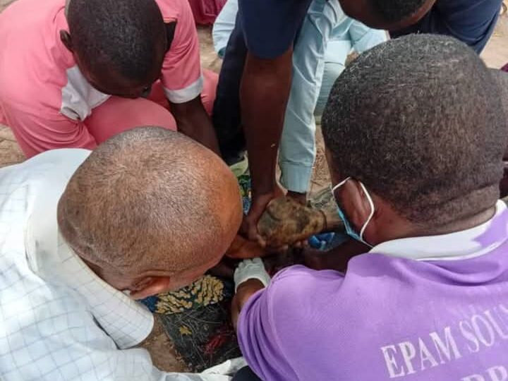 Bénin: un homme tue son neveu de 03 ans à coups de hache 