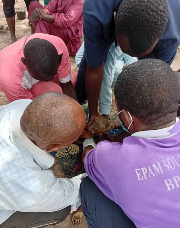 Bénin: un homme tue son neveu de 03 ans à coups de hache 