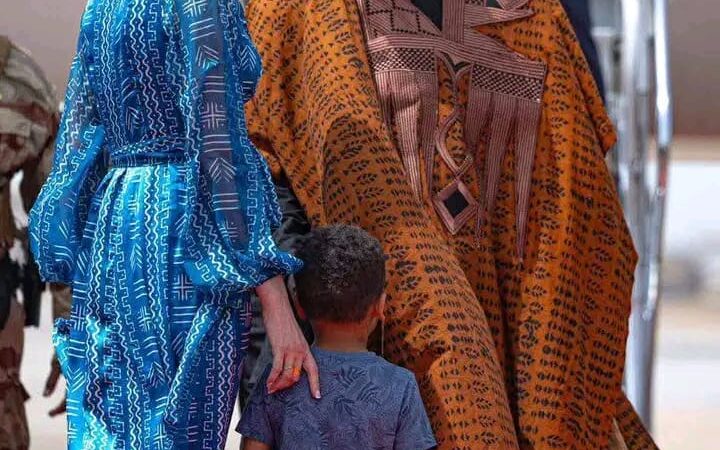 Guinée : Mamadi Doumbouya réapparaît à Conakry et balaie les rumeurs sur son état de santé