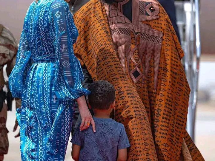 Guinée : Mamadi Doumbouya réapparaît à Conakry et balaie les rumeurs sur son état de santé