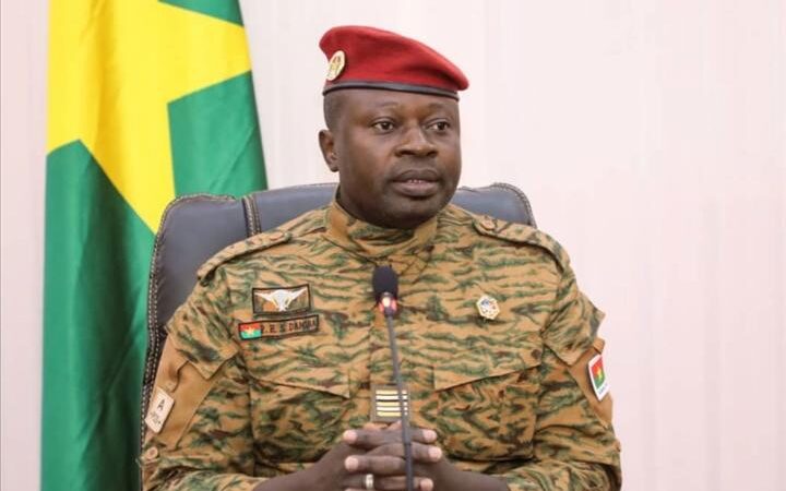 Burkina Faso : silence autour de Paul-Henri Damiba, ses conditions de détention inquiètent selon RFI 