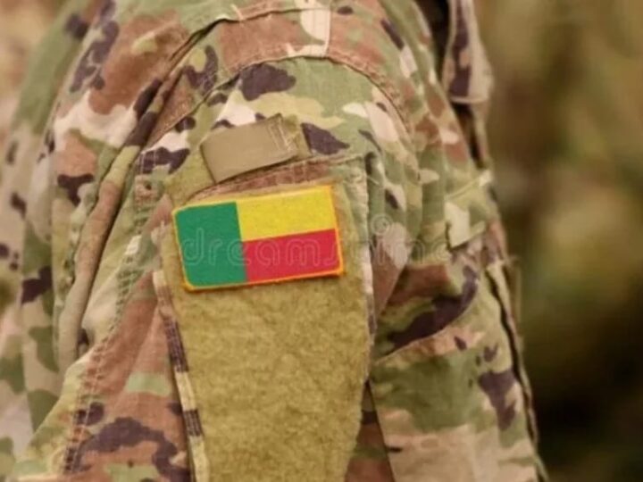 Bénin : un faux militaire écroué pour avoir trompé et volé des agents de l’UAC