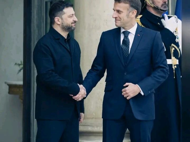 Zelensky à Paris : Macron affiche son soutien et refuse que la guerre en Iran fasse oublier l’Ukraine