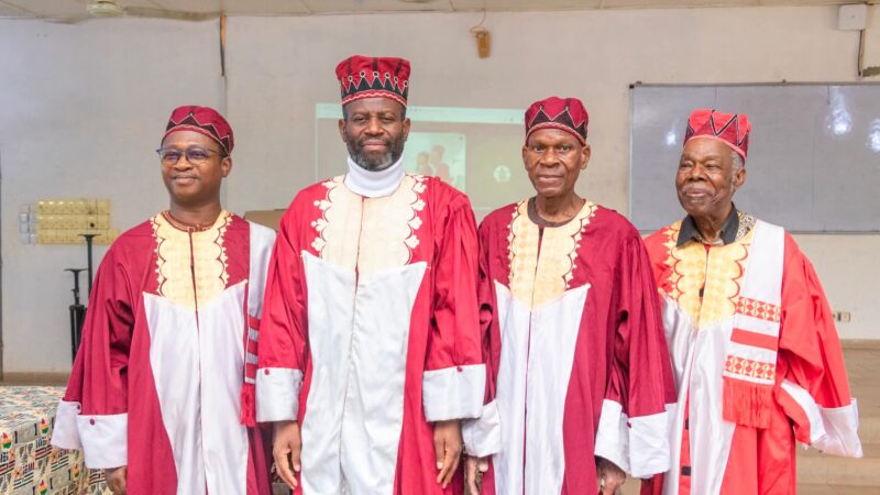 Soutenance de thèse à l&rsquo;UAC : l&rsquo;écrivain Daté Atavito Barnabé-Akayi sacré Docteur avec la mention  »Très honorable »