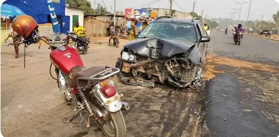 Bénin: un directeur d’école tué dans un grave accident de circulation, un autre dans un état critique