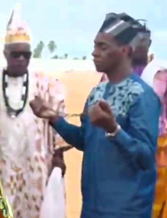 Ouidah: Claudy Siar retrouve ses racines et devient citoyen béninois – vidéo de la cérémonie traditionnelle 