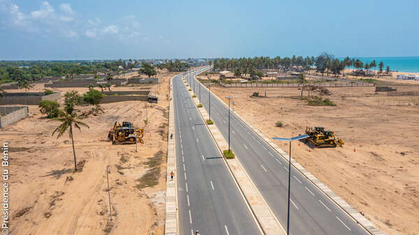 Route des Pêches : le gouvernement annonce le démantèlement des constructions précaires entre Cotonou et Ouidah  ‎
