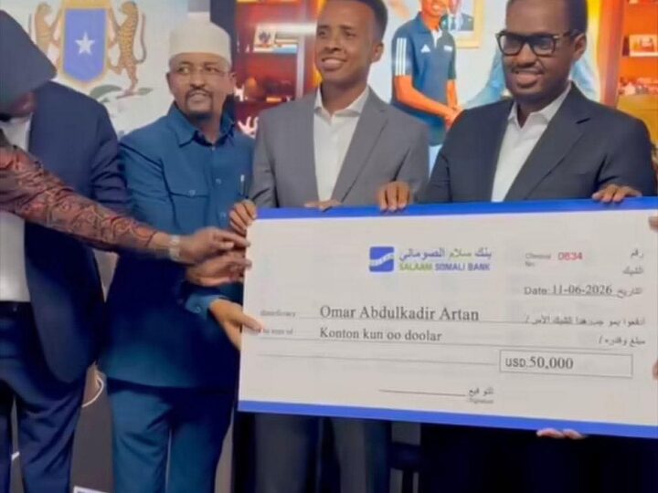 50 000 dollars à l’arbitre FIFA Omar Abdulkadir Artan ( vidéo)