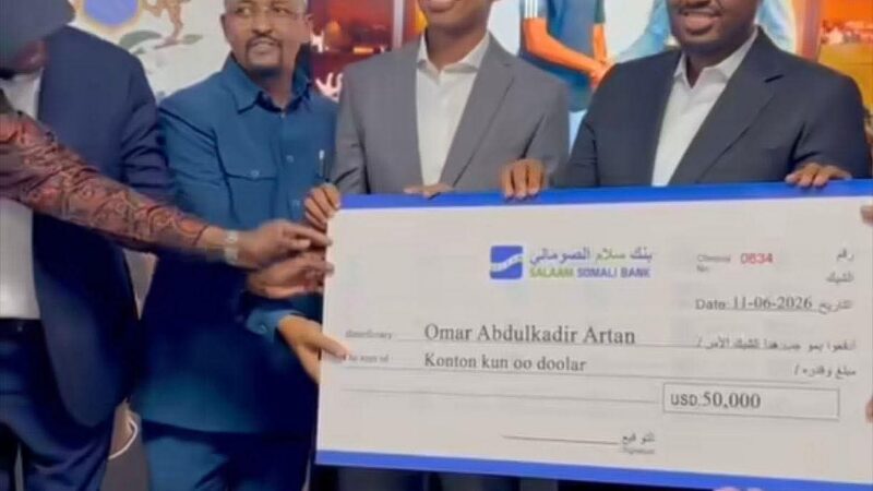50 000 dollars à l’arbitre FIFA Omar Abdulkadir Artan ( vidéo)