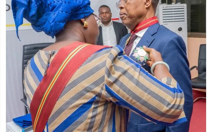 Ordre national du Bénin : Mariam Chabi Talata élève Pascal Essou à la dignité de Grand officier