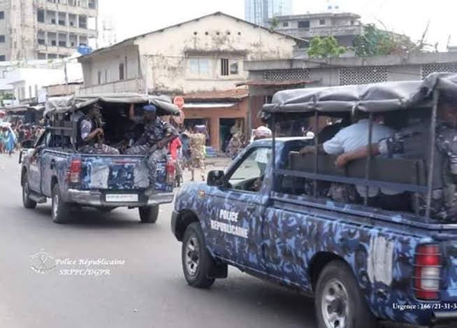 Bénin: 24 individus arrêtés au pont Okpara pour présumé trafic de migrants