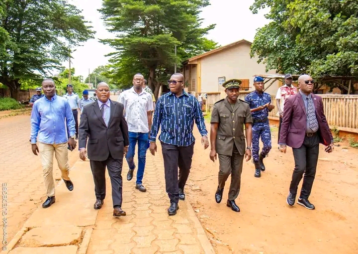 Salubrité publique à Abomey : Le préfet Laurent Zomaï et le maire Franck Kpassassi mobilisent les habitants  ‎