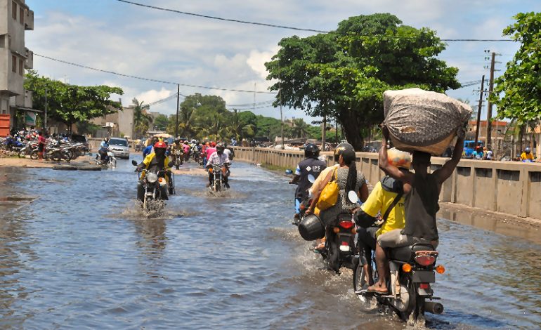 Fortes pluies : le gouvernement béninois appelle les populations à la vigilance face aux risques d&rsquo;inondation