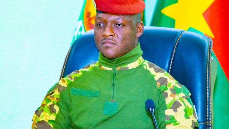 Burkina Faso : les agents de la Présidence invités à faire revenir leurs familles vivant en France  ‎