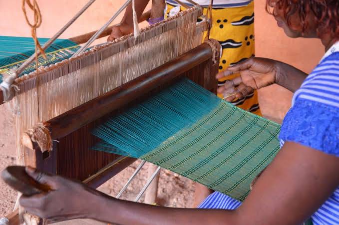 Regards croisés : Indépendance : Kanvo et l&rsquo;artisanat en souffrance… 