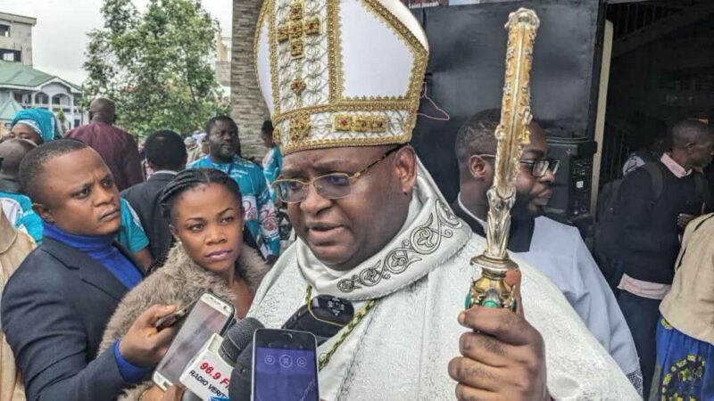 Cameroun : Mgr Michael Bibi interpelle les femmes et jeunes filles qui draguent les prêtes catholiques 