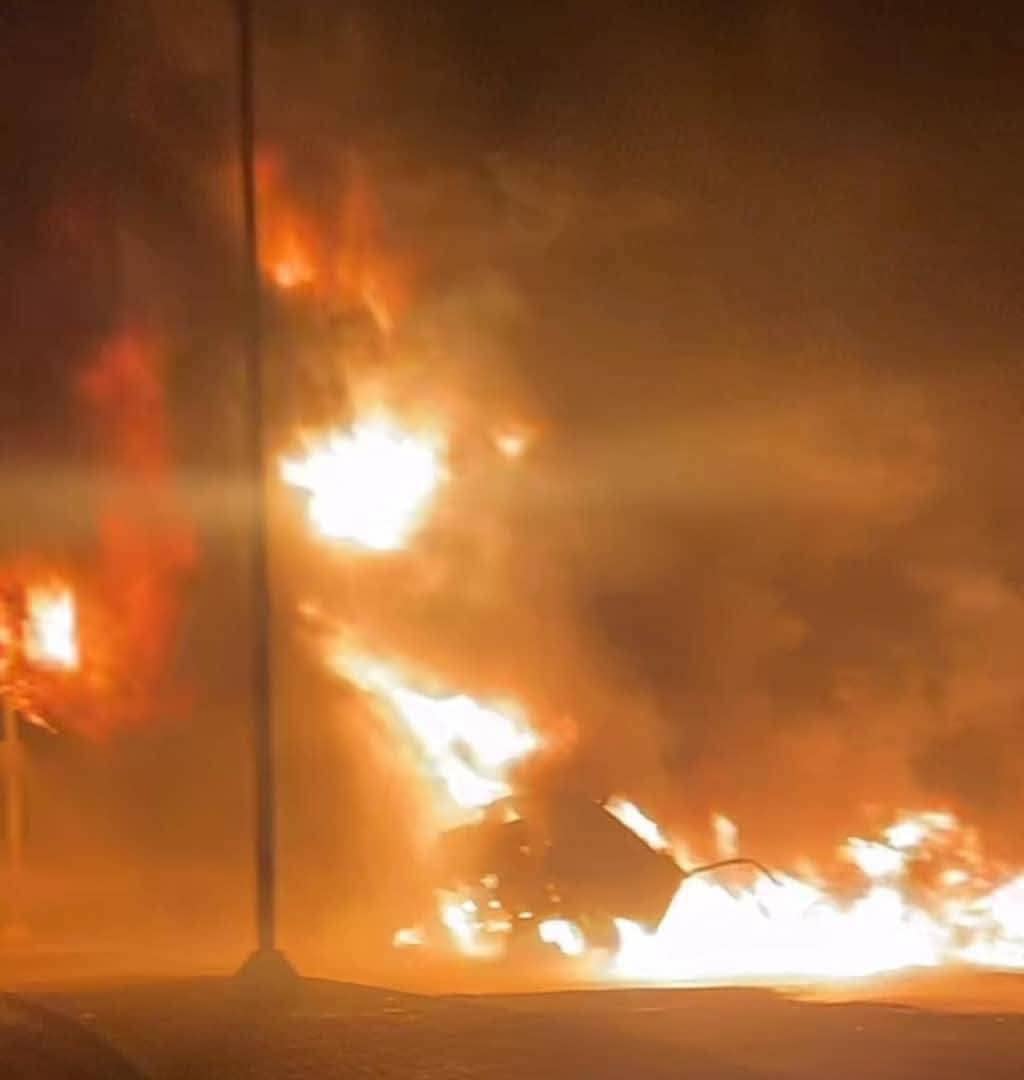 Violent incendie à Porto-Novo : un camion de carburant se renverse et prend feu à Avakpa