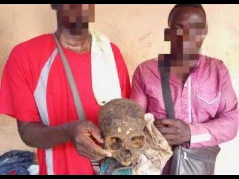 Bénin: 02 personnes dont un  »hounnon » profanent la tombe d&rsquo;un enfant et arrachent son crâne pour ériger du fétiche