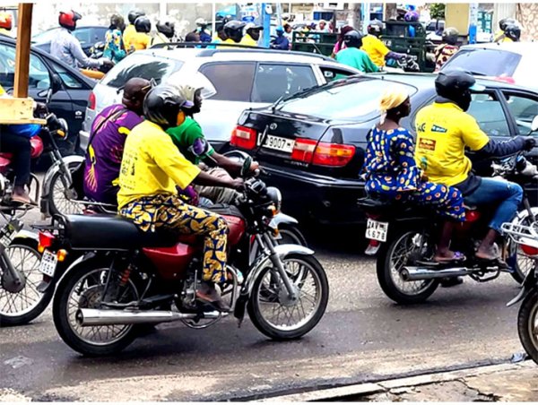 Cotonou : les cartes de droit-taxi disponibles pour les zémidjans à jour de leurs taxes