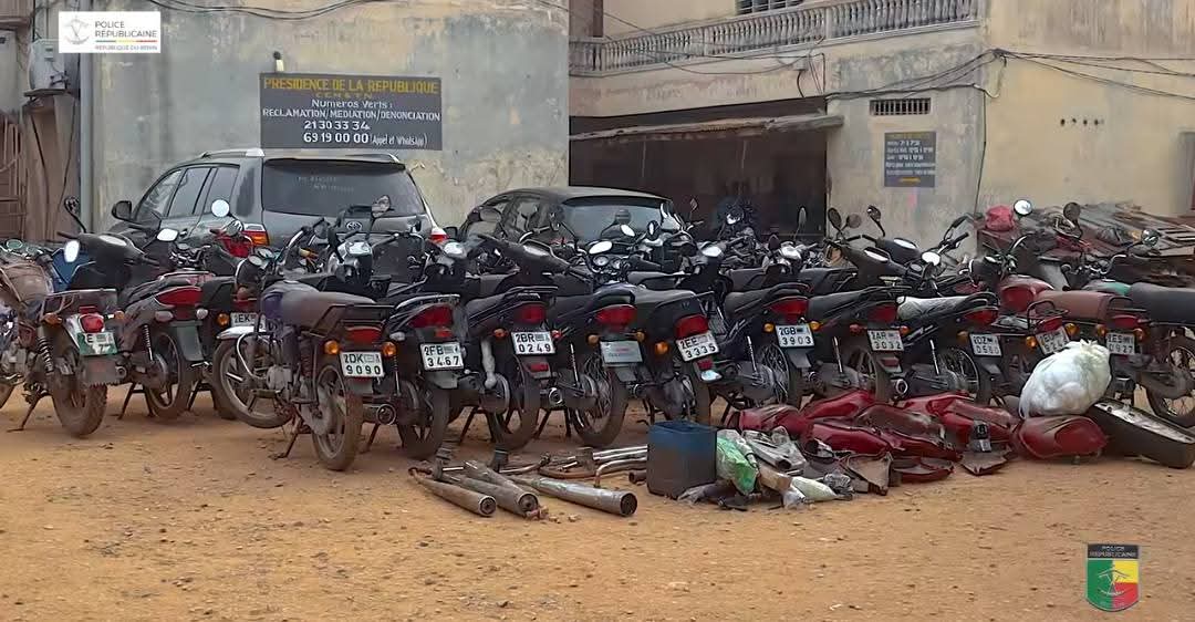 25 motos saisies chez un receleur: les populations invitées à récupérer leurs engins volés 