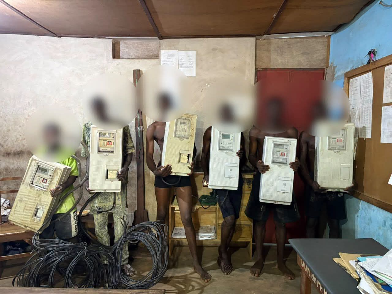 Abomey-calavi: 06 suspects arrêtés pour vol de compteurs SBEE