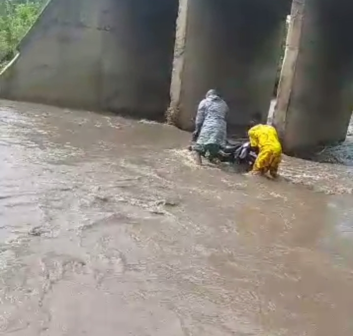 Benin: un instituteur et son fils emportés par les eaux ( les deux corps repêchés)