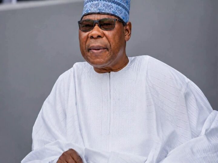 Souffrant d&rsquo;une hernie: l&rsquo;ancien président Boni Yayi évacué en Allemagne 