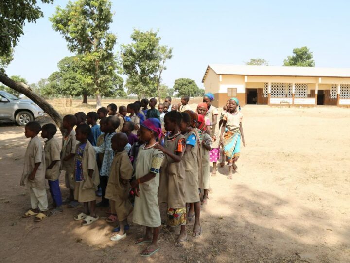 Bénin : un directeur d’école en fuite après avoir frappé et blessé un écolier