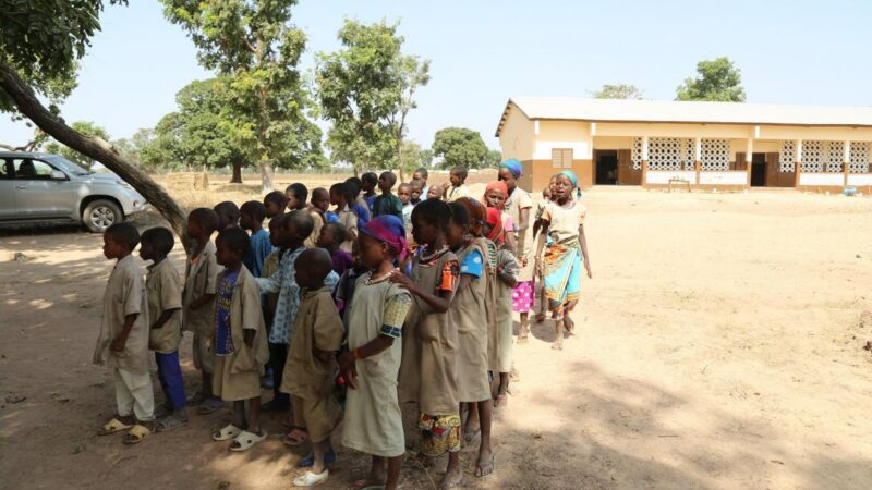 Bénin : un directeur d’école en fuite après avoir frappé et blessé un écolier