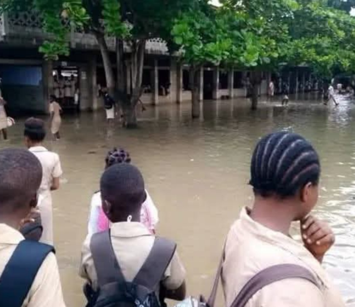 Ouinhi : les inondations paralysent le CEG des Tohouès