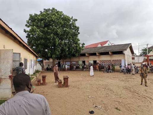 Abomey-Calavi : une mère interpellée dans l’école de son enfant 